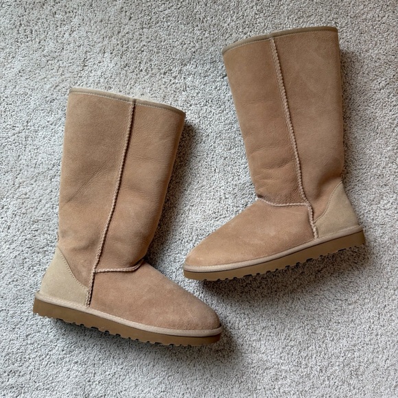 UGG Classic Tall Light Tan Boots Size 9 - New - Picture 2 of 10